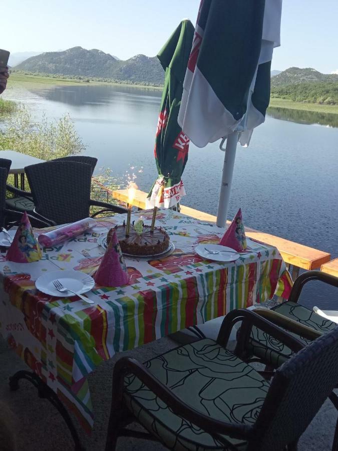 Suncane Terase Karuc Exteriör bild